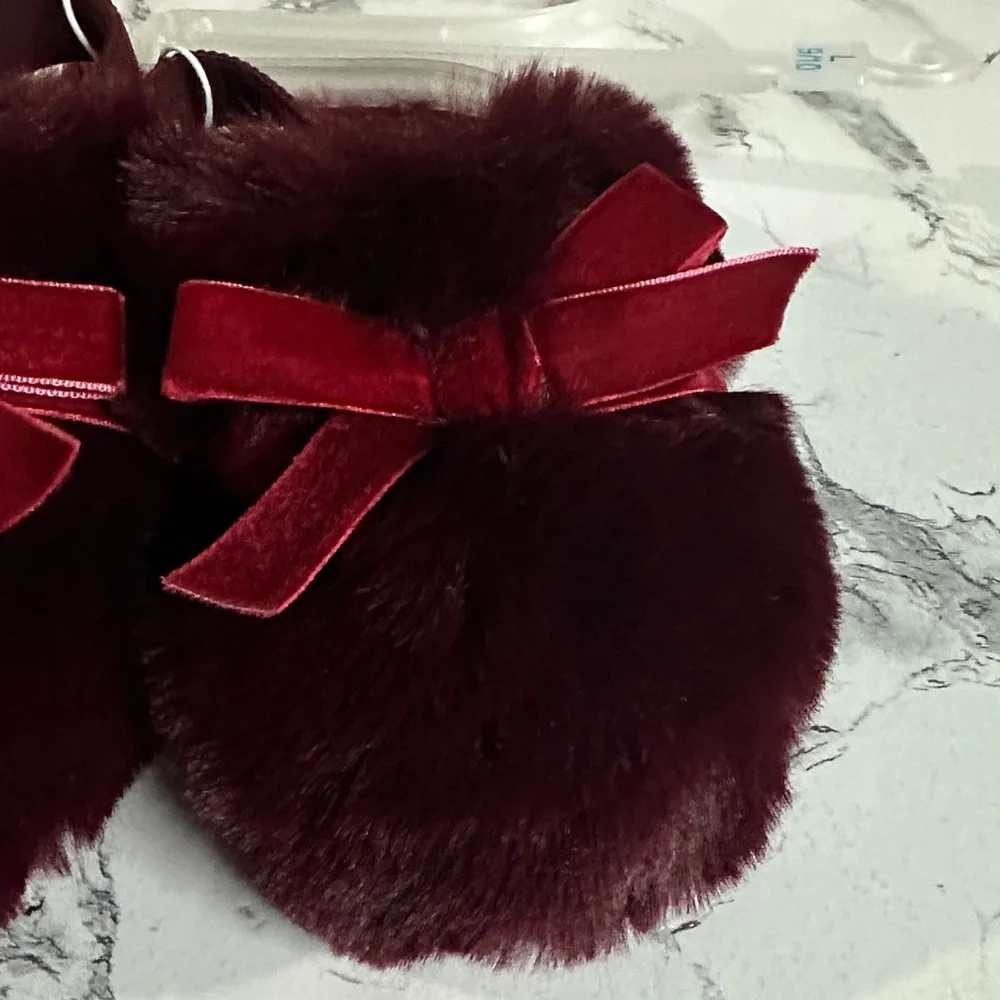 Cat & Jack Girl’s Slippers Adler Plush Scuff w/Velvet Bows Deep Wine Size L 9/10